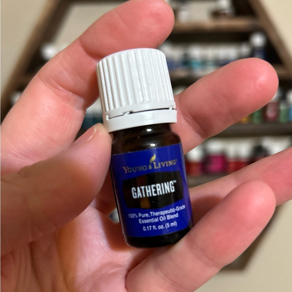 GATHERING ESSENTIAL OIL BLEND - Picture 2 of 2